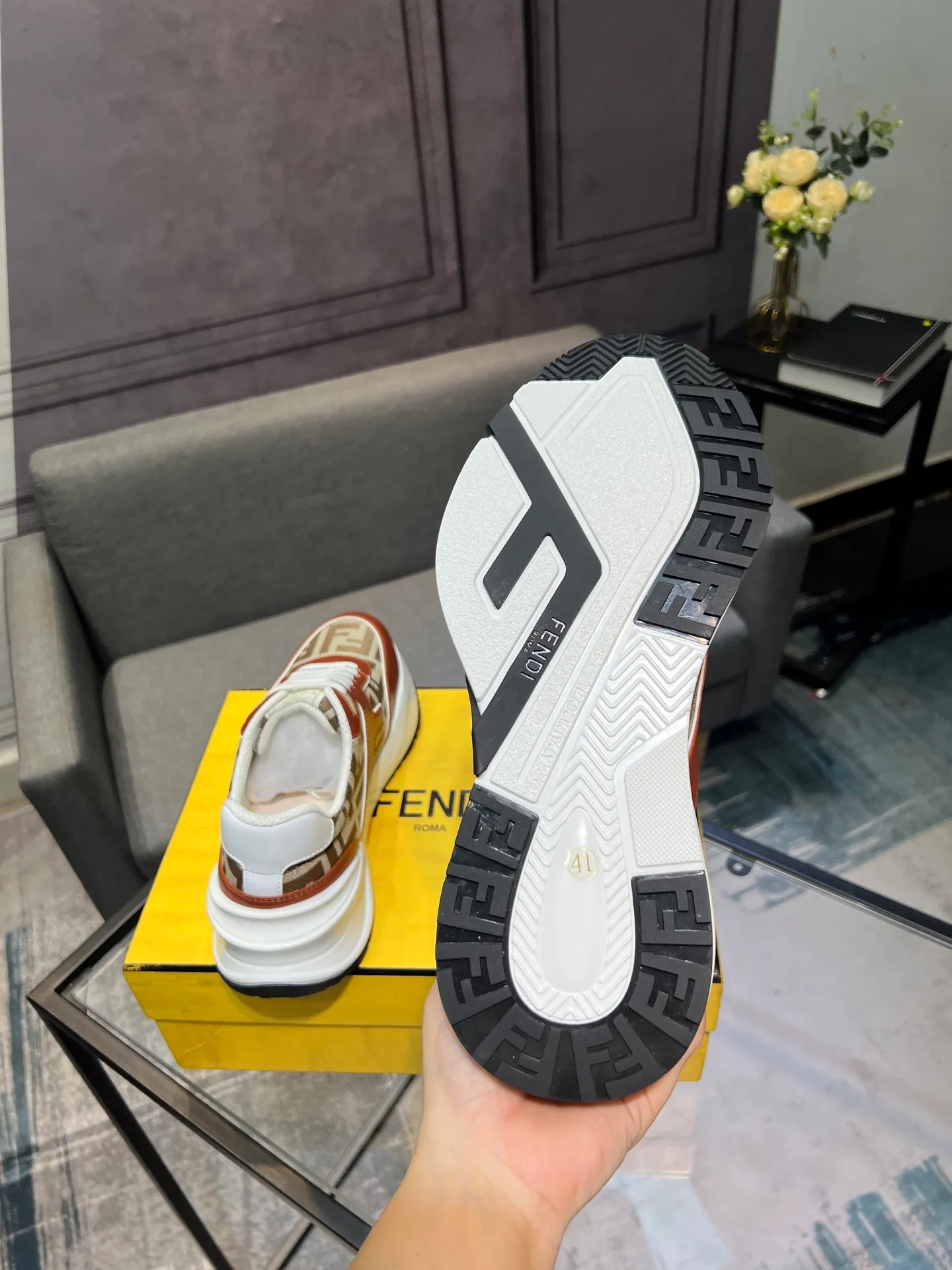Men's shoes 💰580 FENDI men's fashion casual shoes 👟Hot sale🔥Official website 1:1 replica ⬆️Original quality - Original leather - Original breathable mesh lining Original outsole 1:1 replica, code number 38-44 (45-46 customized)